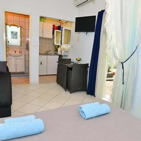 Apartament Veky 3 *