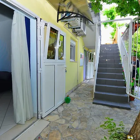 Apartament Veky 3 *