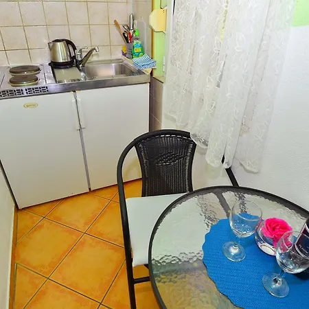 Veky 3 Apartment Split